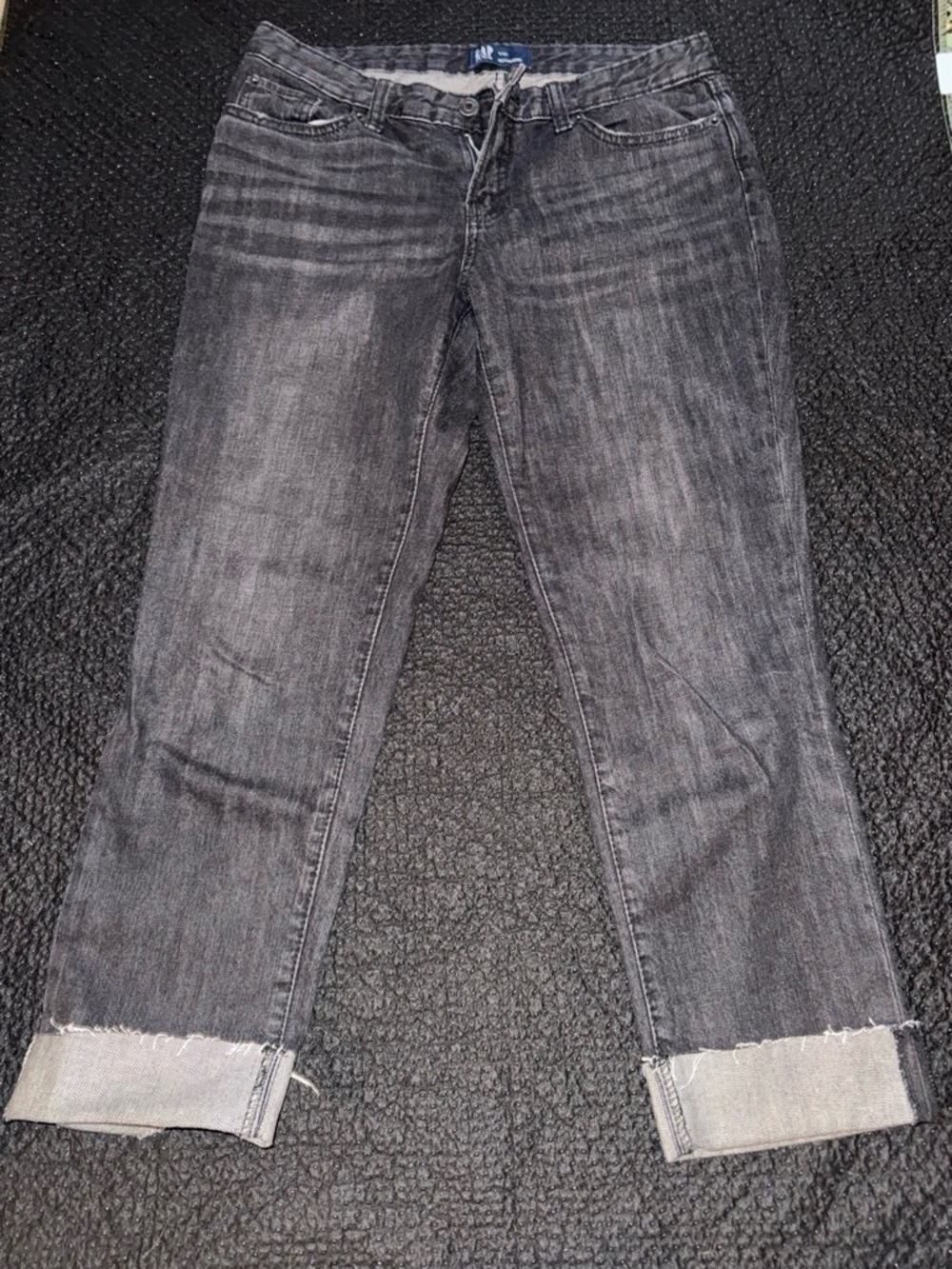 GAP Women’s Black-Wash Cropped Boyfriend Jeans with Rolled Cuffs
